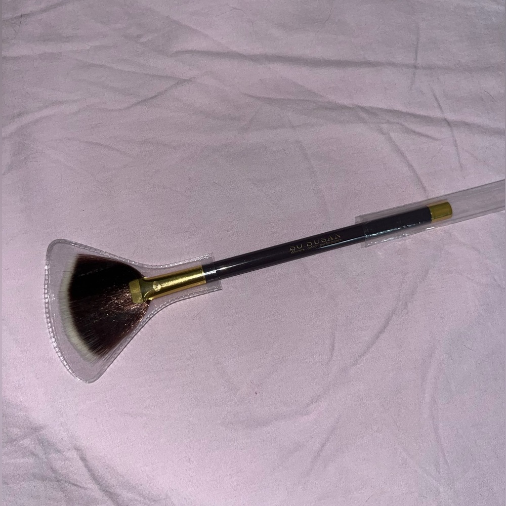 So Susan Fan Brush